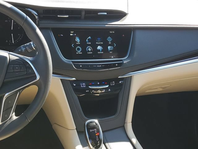 Certified 2018 Cadillac XT5 Luxury w/ Driver Awareness Package FWD image 14