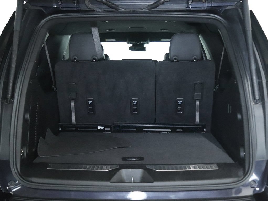 Used 2024 Chevrolet Suburban RST RWD image 31
