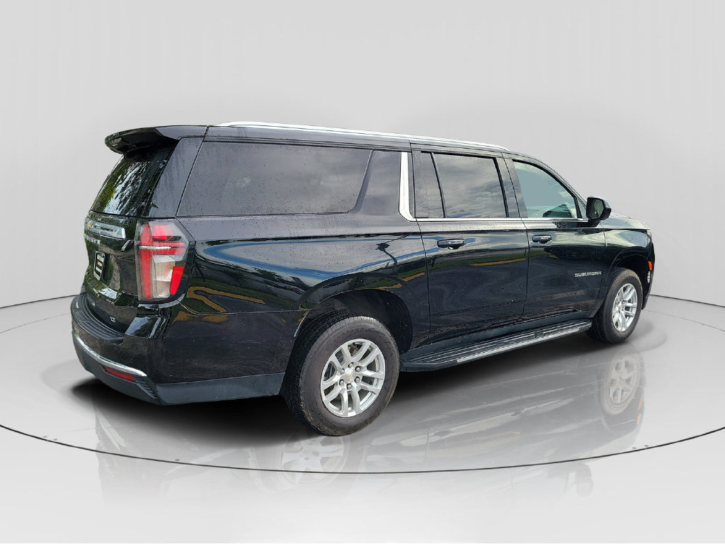 Used 2024 Chevrolet Suburban LT AWD/4WD image 7
