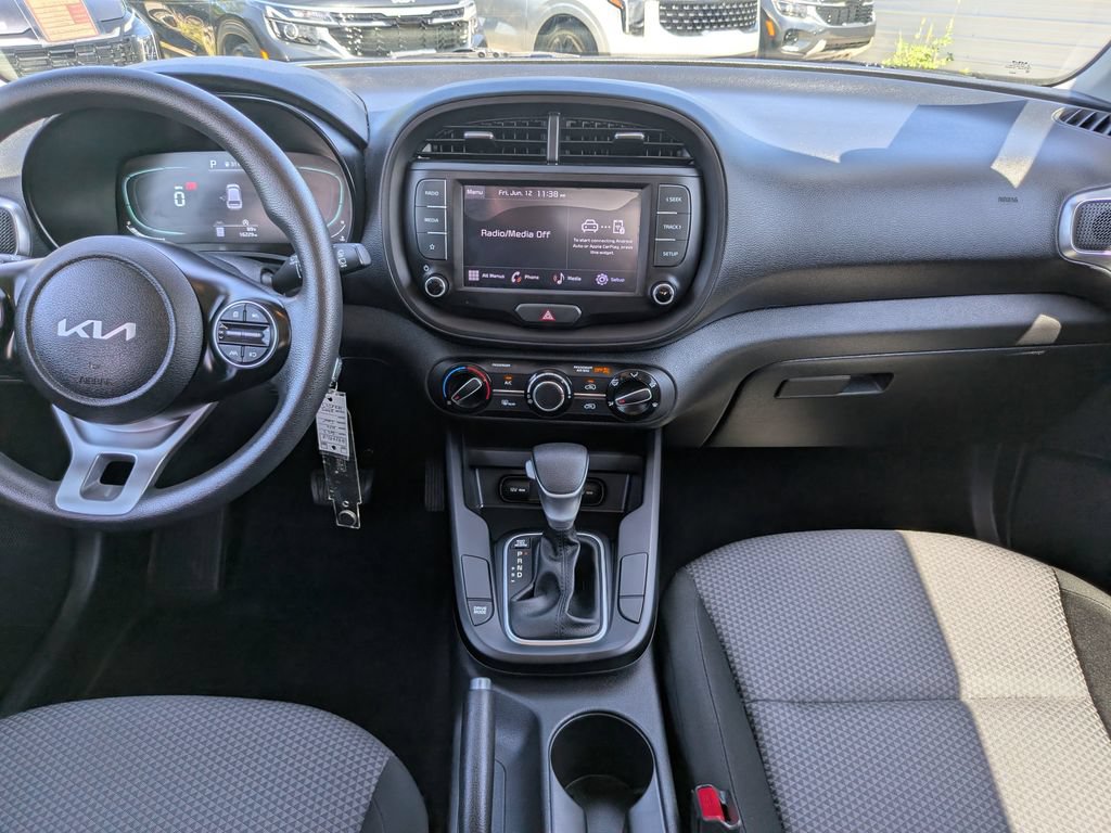 Certified 2023 Kia Soul LX w/ LX Technology Package FWD image 15