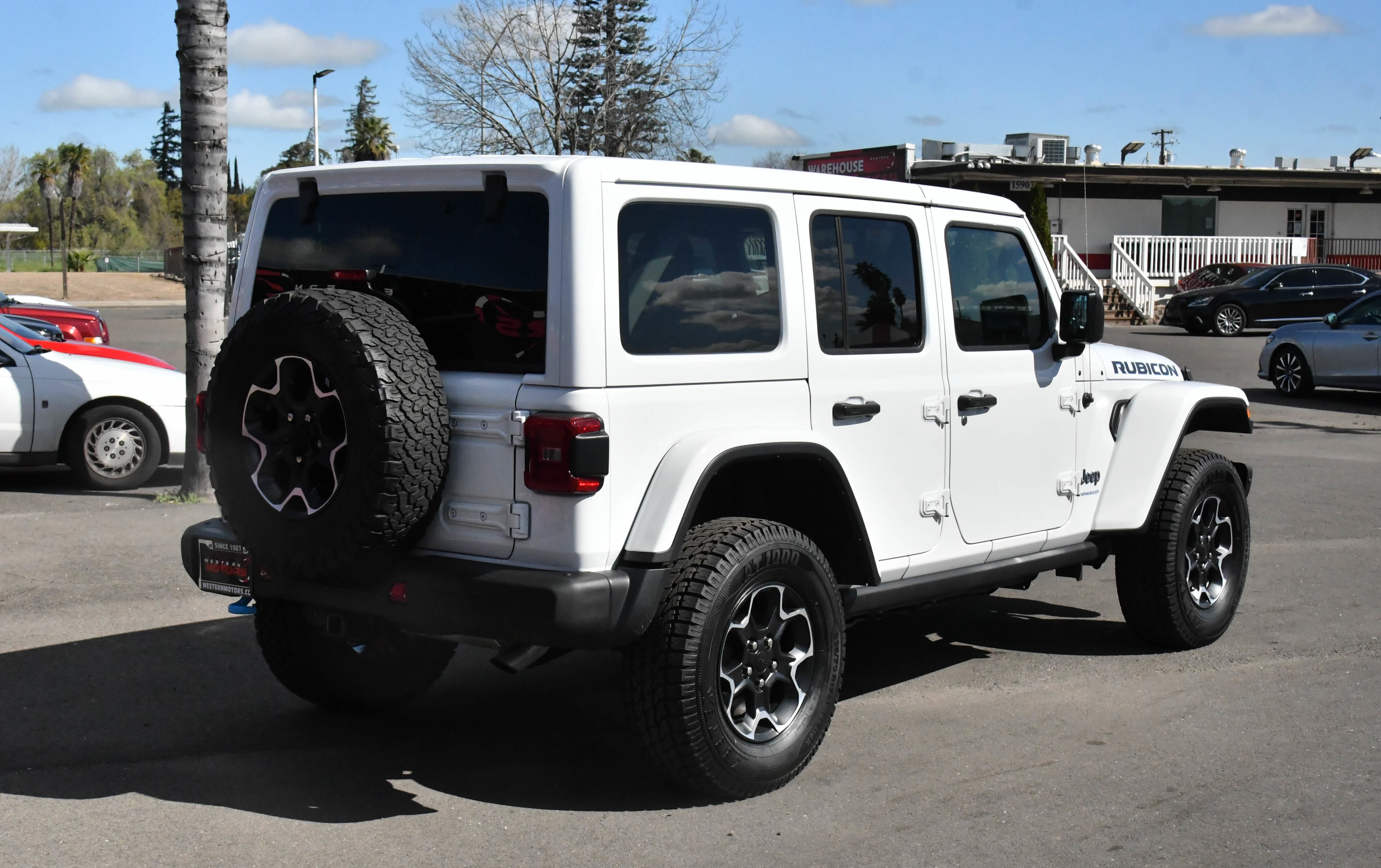 Used 2023 Jeep Wrangler Unlimited Rubicon 4xe w/ Steel Bumper Group image 8