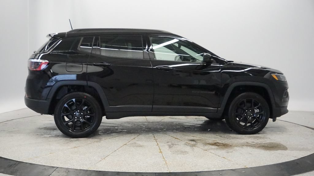New 2026 Jeep Compass Latitude AWD/4WD image 11