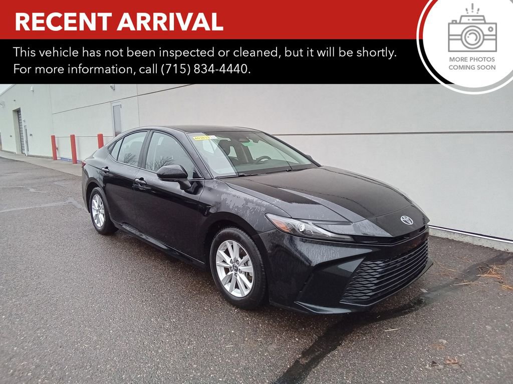 Certified 2025 Toyota Camry LE image 1