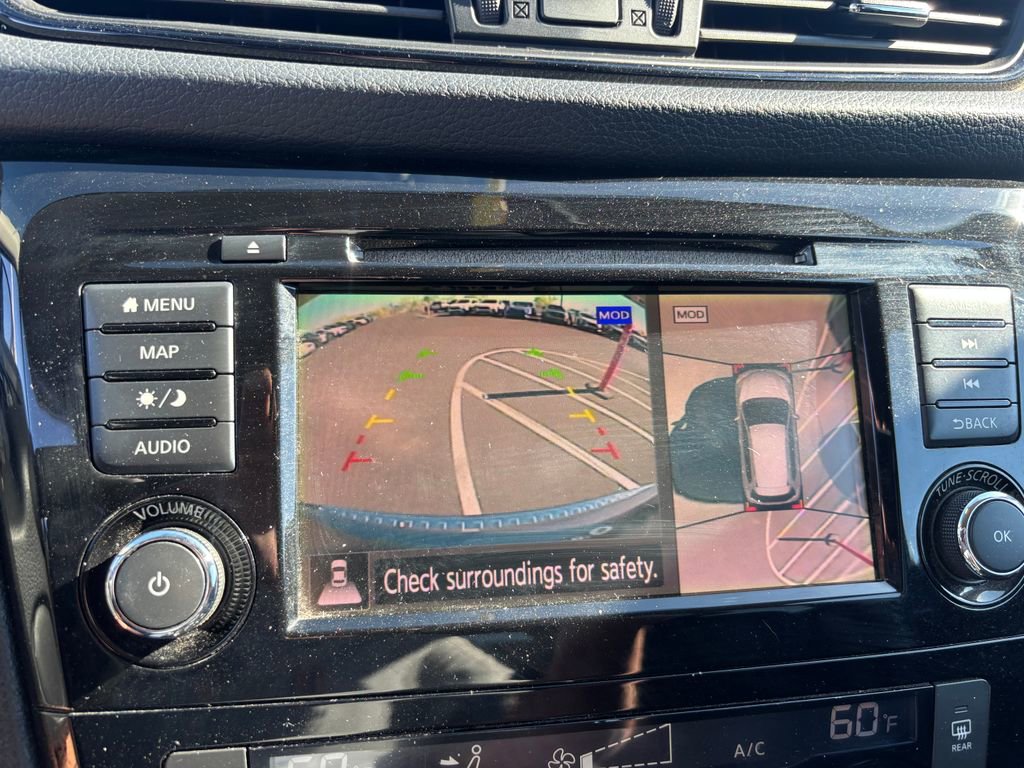 Used 2018 Nissan Rogue SV w/ Premium Package image 12