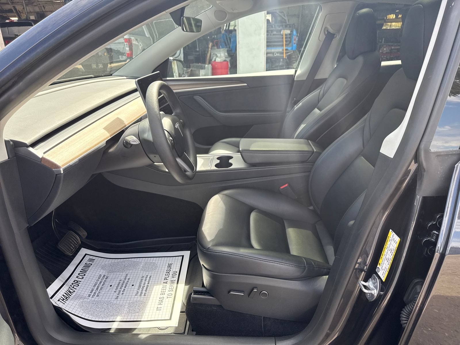 Used 2024 Tesla Model Y Long Range AWD/4WD image 9