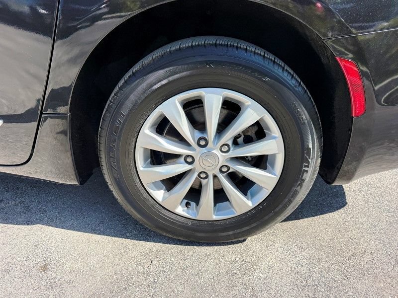 Used 2017 Chrysler Pacifica Touring-L FWD image 34
