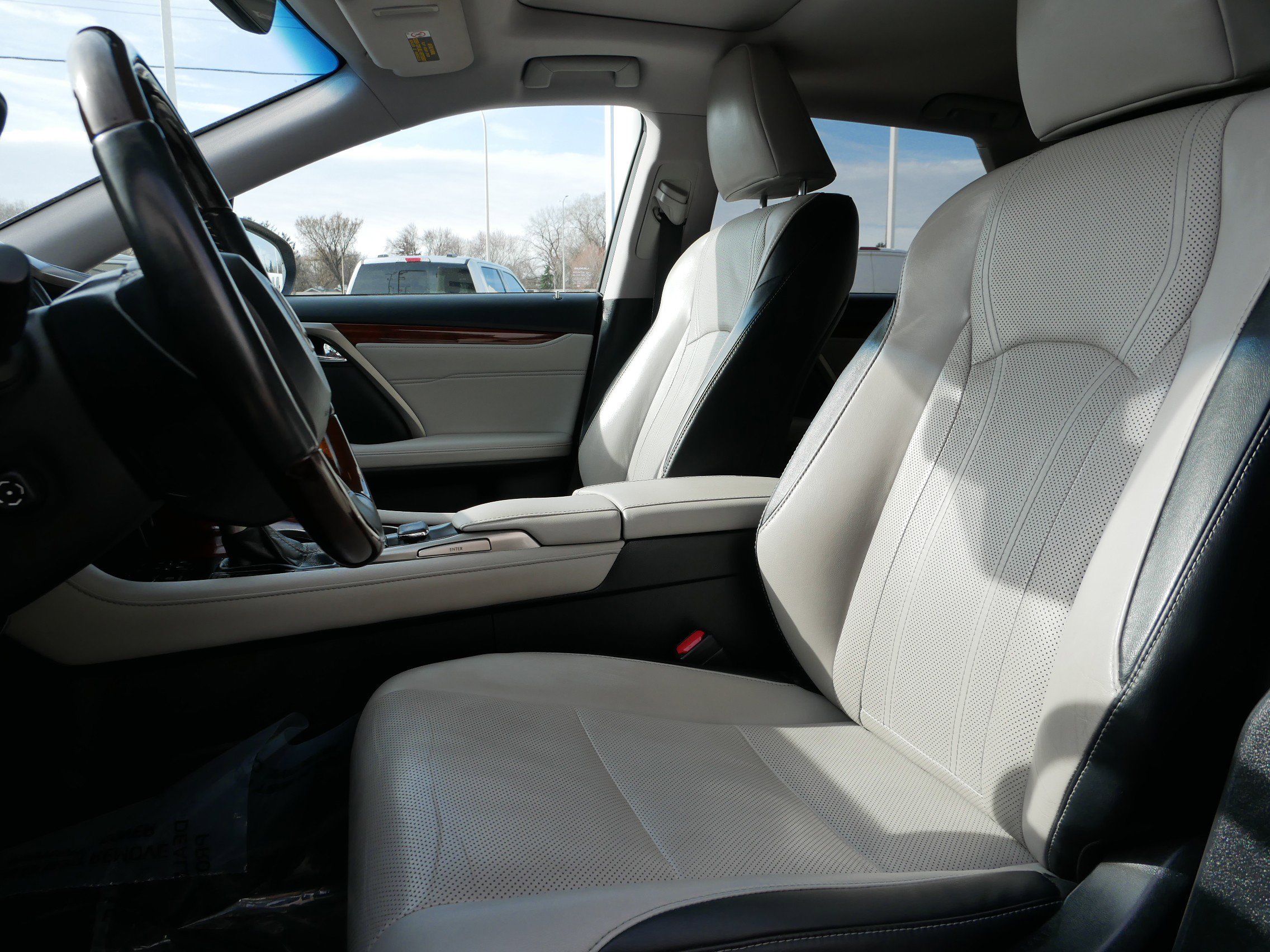 Used 2018 Lexus RX 350L Premium w/ Premium Package image 6