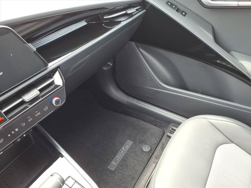 New 2026 Kia Niro EX FWD image 26