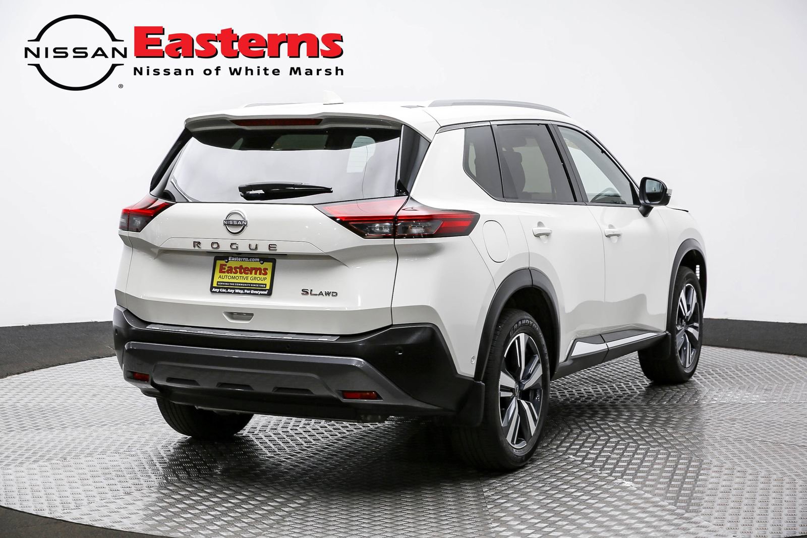 Used 2023 Nissan Rogue SL w/ SL Premium Package image 5