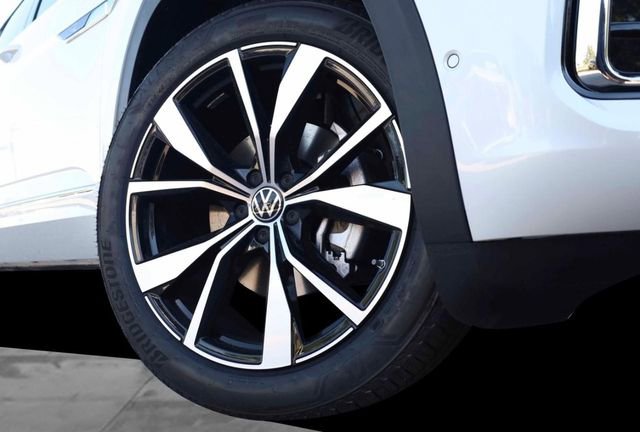 New 2026 Volkswagen Atlas SEL Premium R-Line image 3