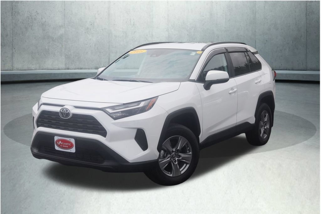 Used 2025 Toyota RAV4 XLE AWD/4WD image 16