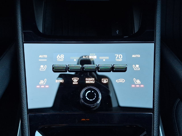 Certified 2024 Porsche Cayenne AWD/4WD image 19