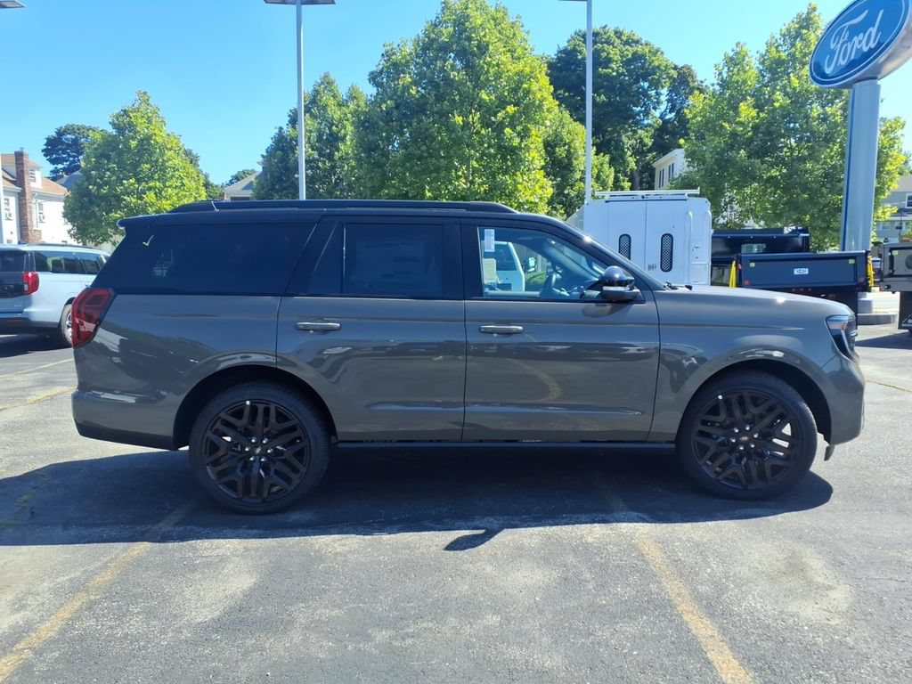 New 2027 Ford Expedition Platinum w/ Stealth Performance Package AWD/4WD image 4