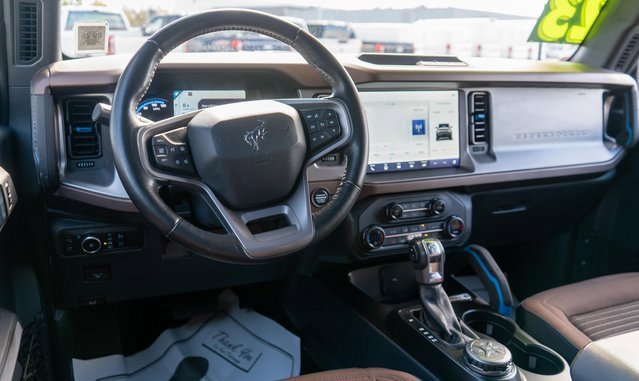 Used 2023 Ford Bronco Outer Banks image 11
