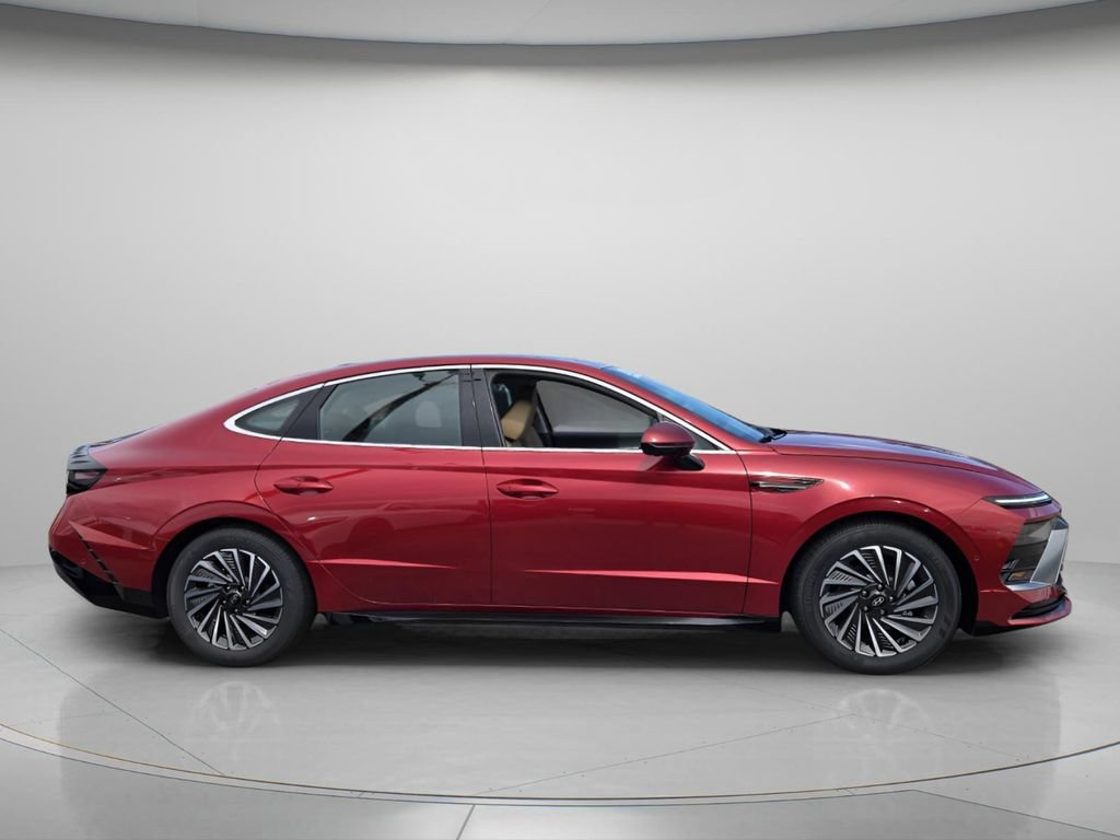 New 2026 Hyundai Sonata Limited FWD image 2