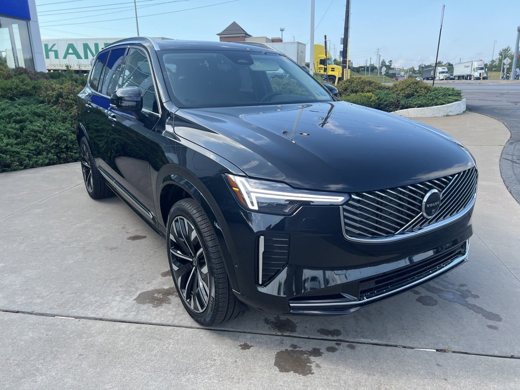 New 2026 Volvo XC90 B6 Plus w/ Protection Package Premier image 7