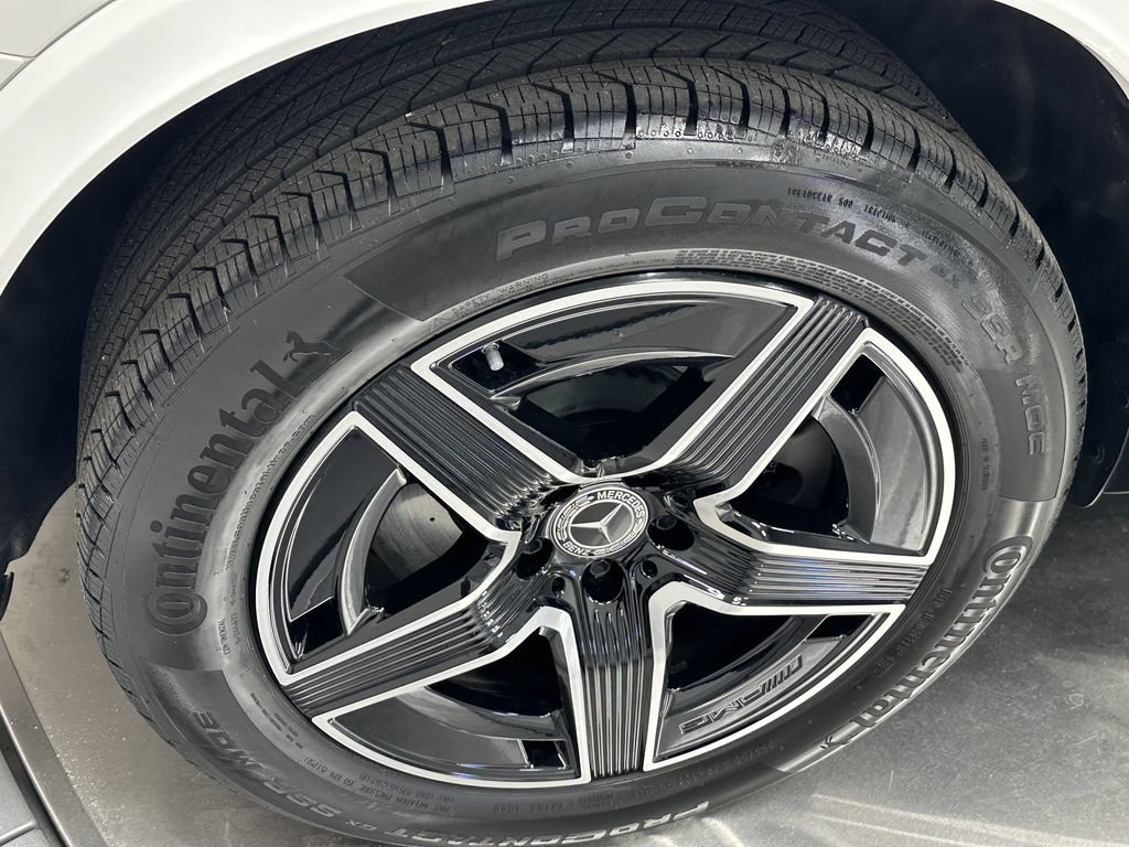 Used 2025 Mercedes-Benz GLC 350e 4MATIC image 21