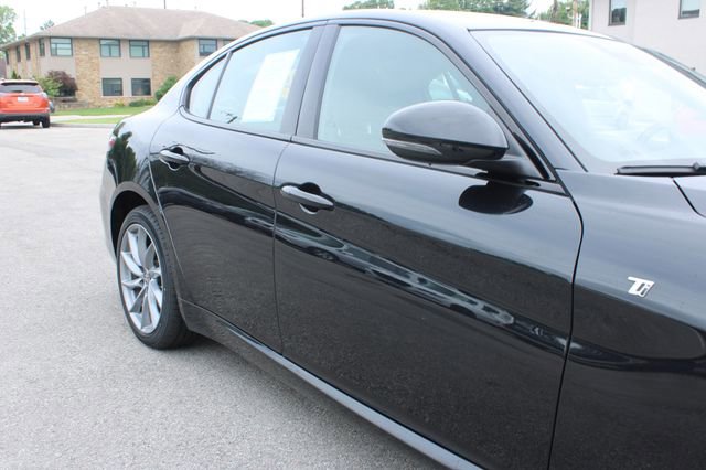 Used 2024 Alfa Romeo Giulia Ti AWD/4WD image 49