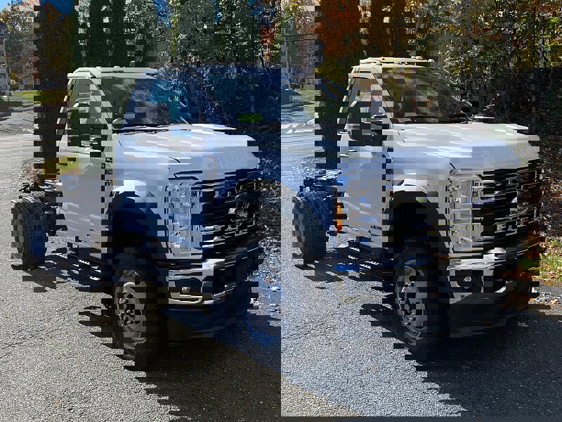New 2026 Ford F550 4x4 Regular Cab Super Duty image 3