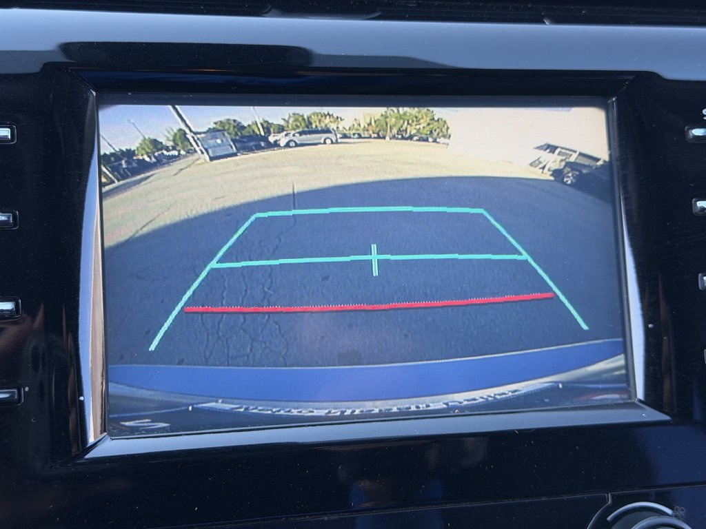 Used 2019 Toyota Camry SE w/ Carpet Mat Package FWD image 17