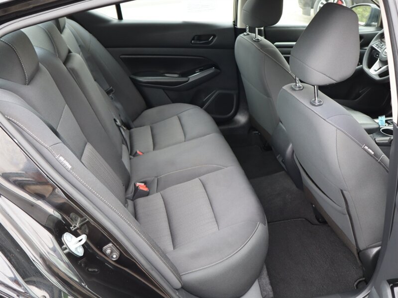 Used 2023 Nissan Altima 2.5 SV FWD image 11