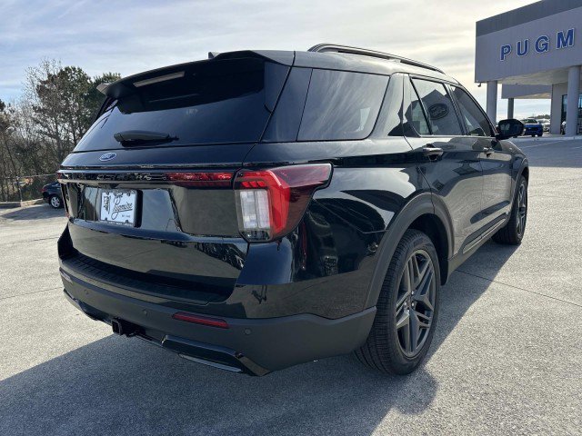 New 2026 Ford Explorer ST-Line w/ ST-Line Street Pack RWD image 7