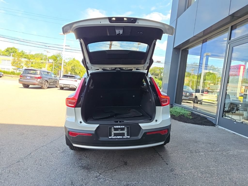 Used 2024 Volvo XC40 B5 Ultimate w/ Climate Package AWD/4WD image 7
