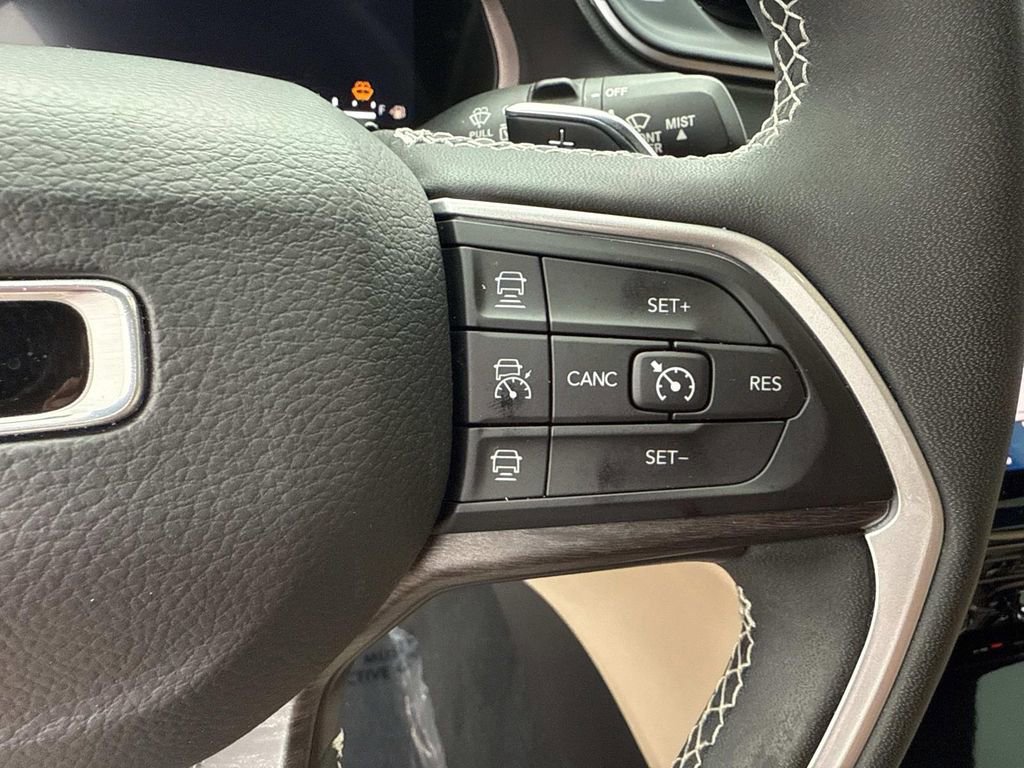 Used 2023 Jeep Grand Cherokee L Limited w/ Luxury Tech Group II image 37