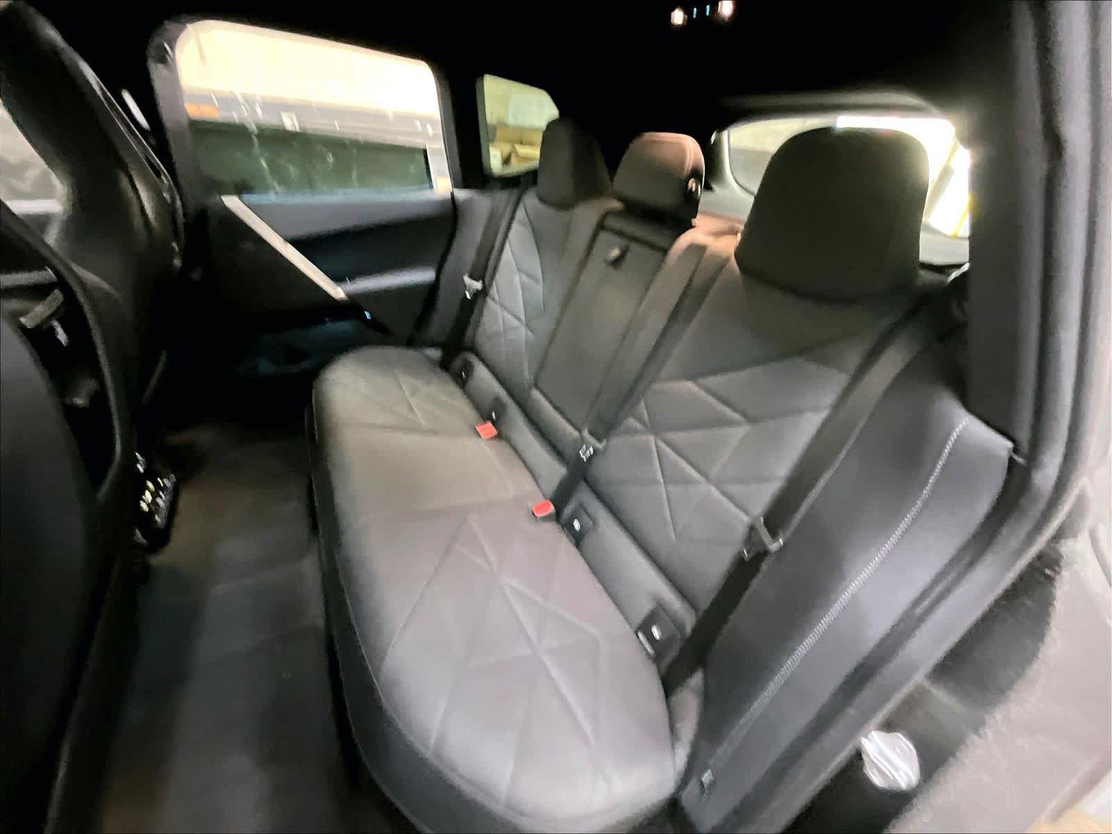 Used 2024 BMW iX xDrive50 w/ Sport Package AWD/4WD image 28