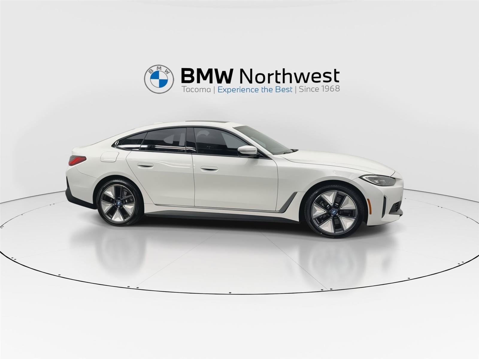 Used 2023 BMW i4 eDrive35 RWD image 5
