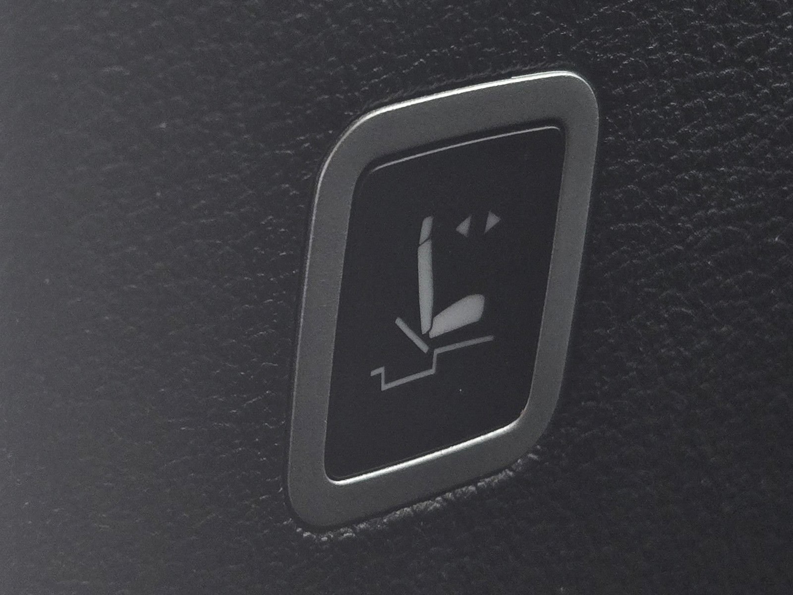 Used 2025 Chrysler Pacifica Select FWD image 10