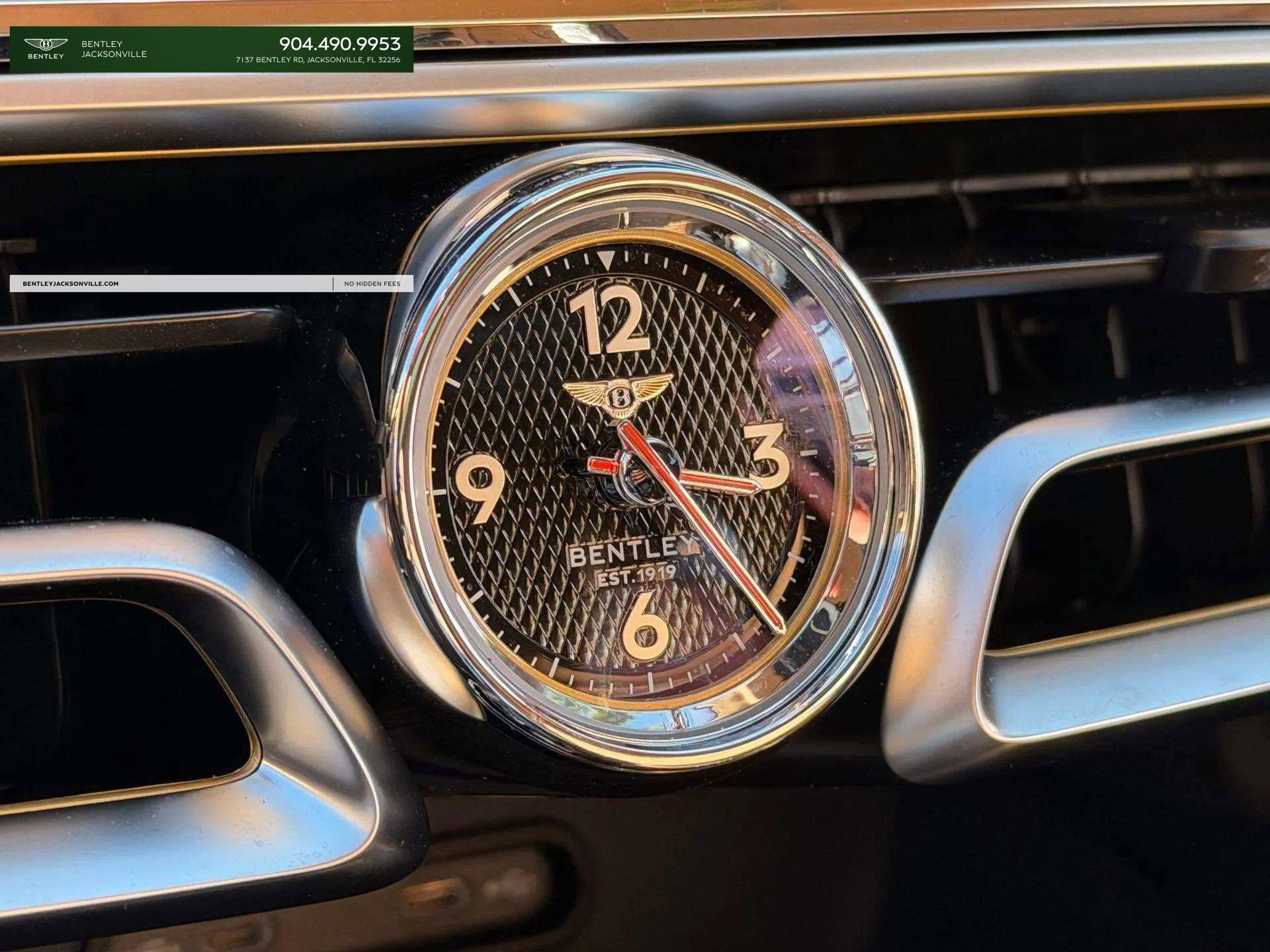 Used 2025 Bentley Flying Spur Plug-In Hybrid image 57