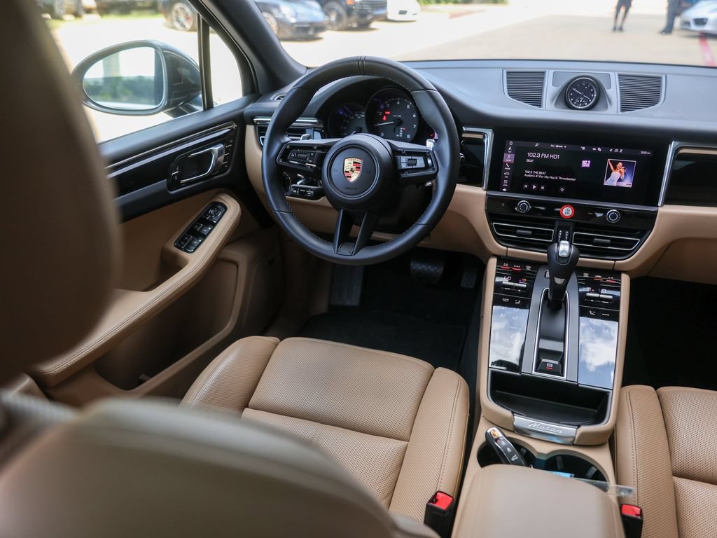 Certified 2026 Porsche Macan AWD/4WD image 33