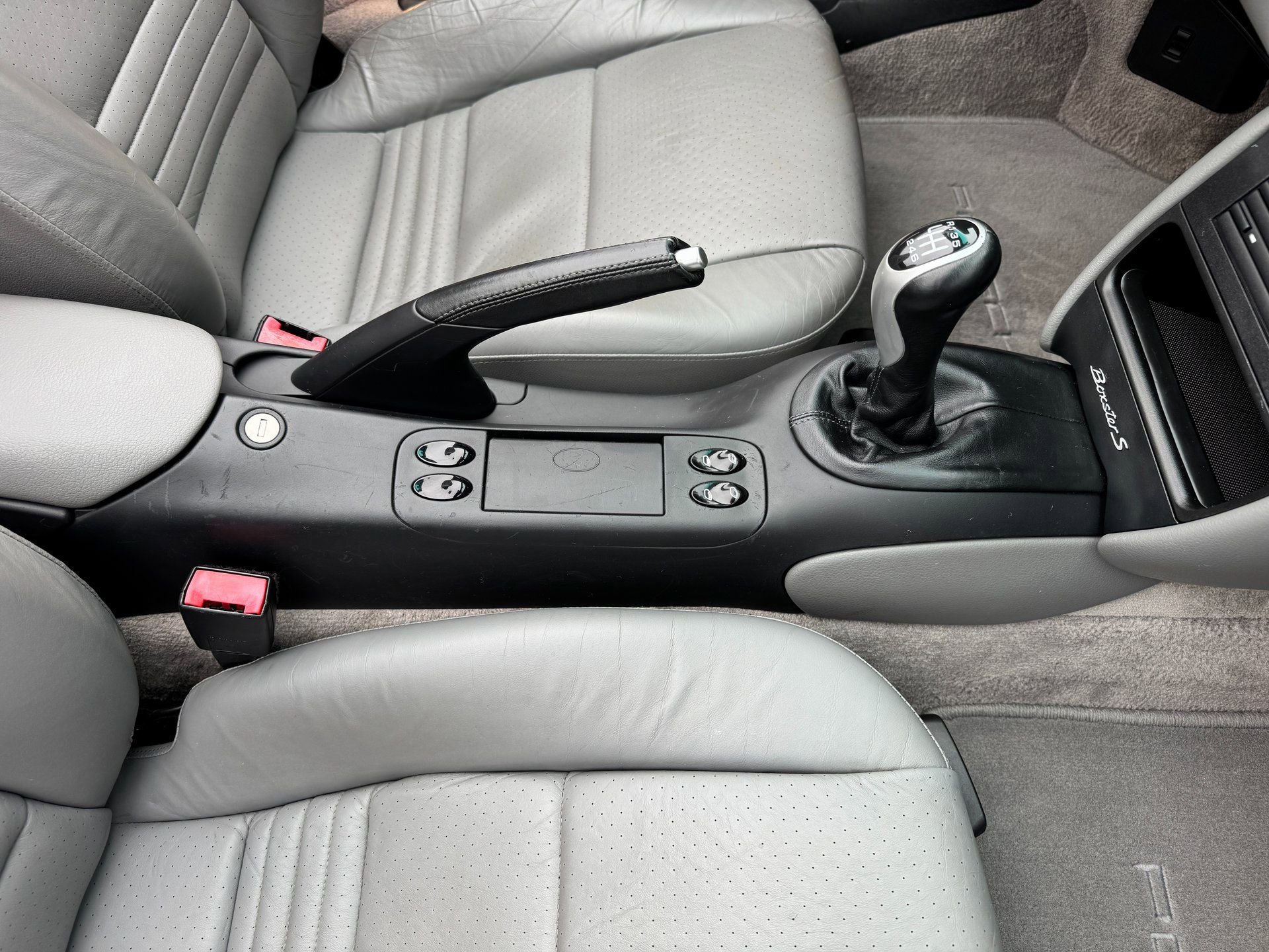 Used 2001 Porsche Boxster S image 30