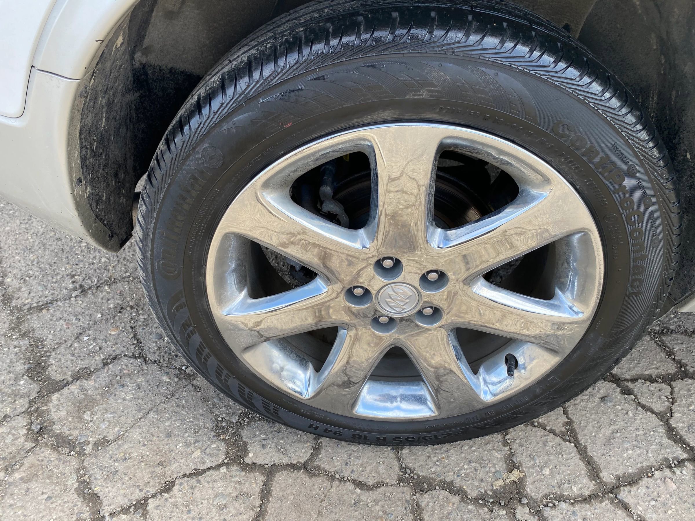 Used 2017 Buick Encore Essence w/ Experience Buick Package image 28