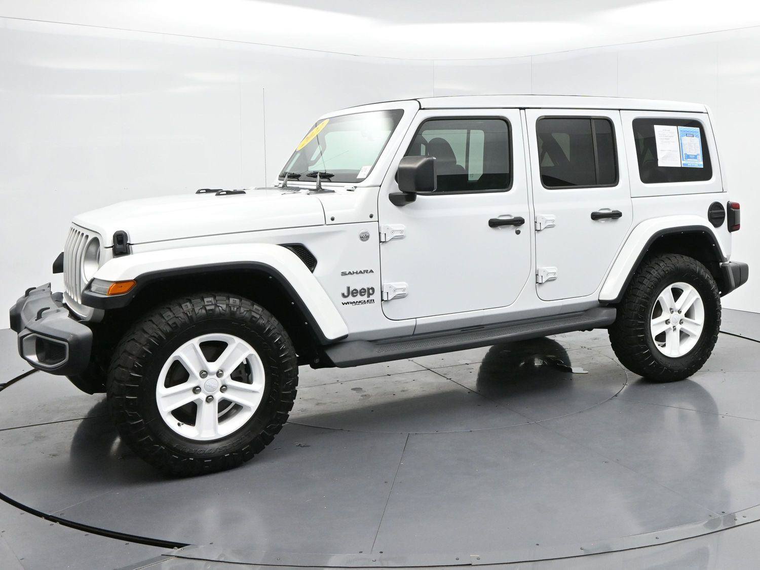 Used 2022 Jeep Wrangler Unlimited Sahara w/ LED Lighting Group AWD/4WD image 4