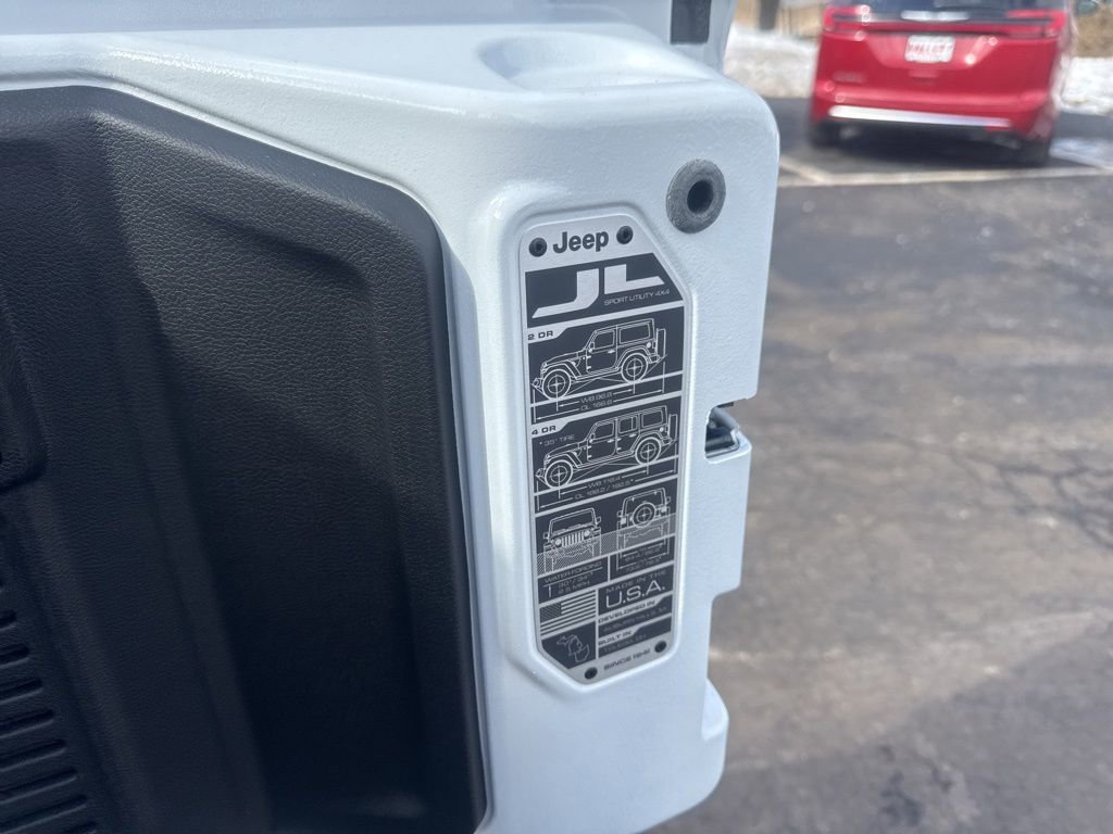 New 2025 Jeep Wrangler Sahara image 37