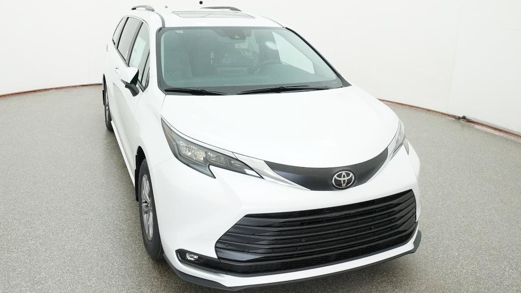 New 2026 Toyota Sienna XLE FWD image 17