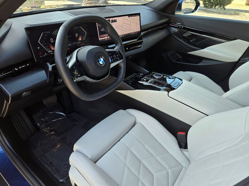 Used 2025 BMW 530i RWD image 9