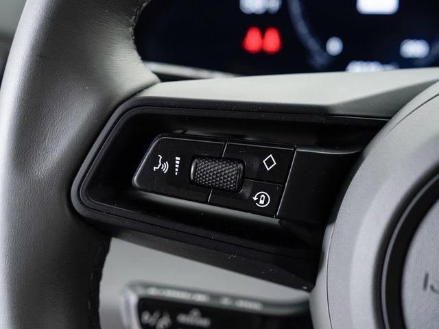 Used 2023 Porsche Taycan image 14