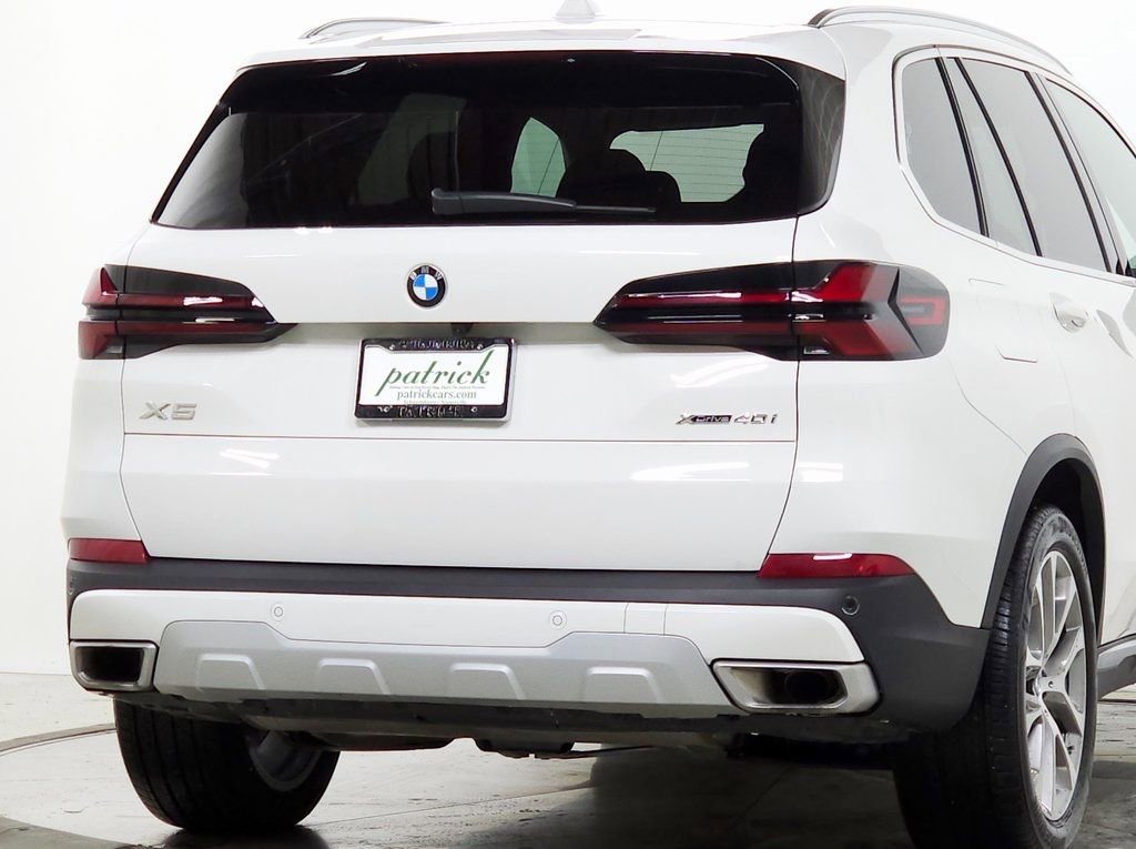 Used 2025 BMW X5 xDrive40i w/ Parking Assistance Package image 11
