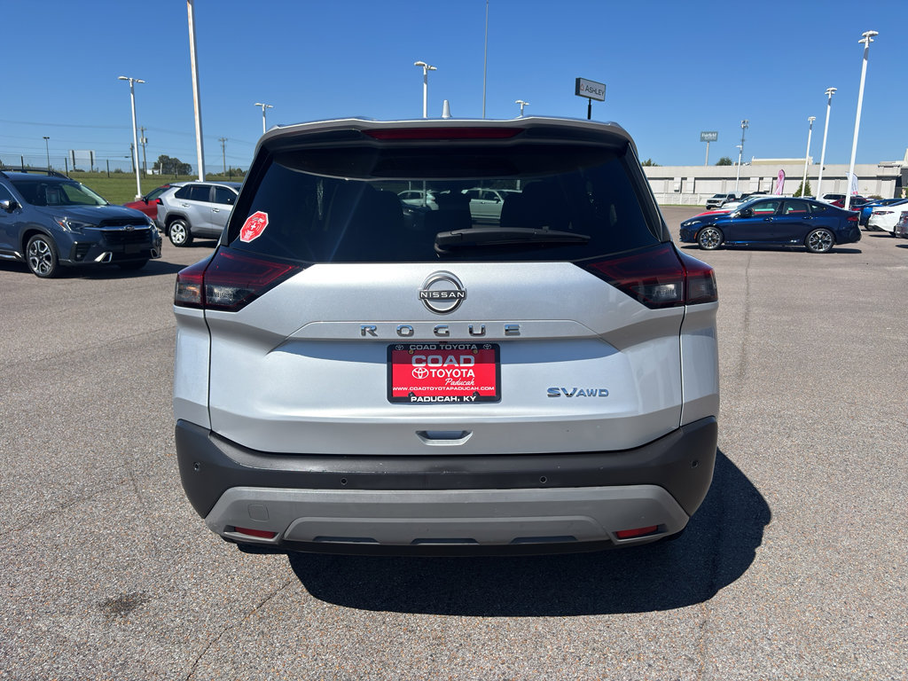 Used 2023 Nissan Rogue SV image 4