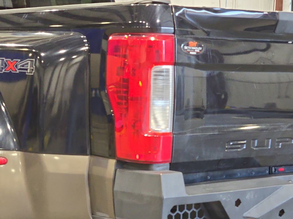 Used 2017 Ford F350 XLT image 33