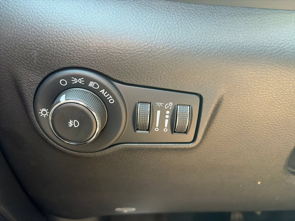 Used 2022 Jeep Compass Limited AWD/4WD image 20