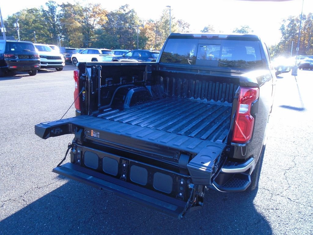 Used 2023 Chevrolet Silverado 1500 LTZ w/ LTZ Premium Package image 21