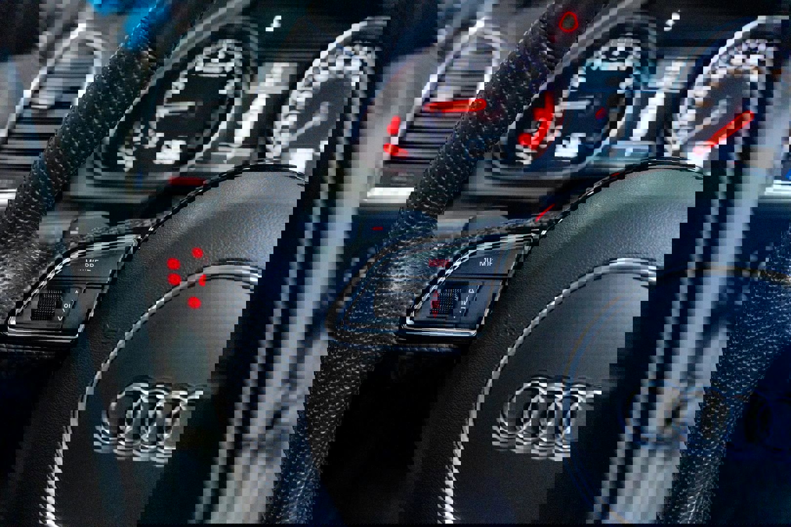 Used 2014 Audi Q7 3.0T S line Prestige w/ Technology Package image 46