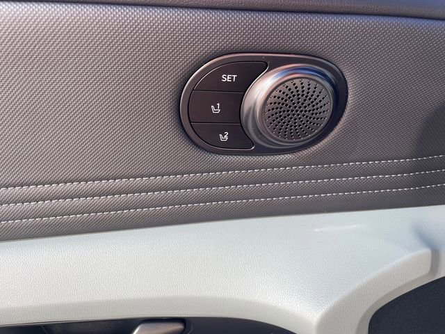 Used 2024 Hyundai Elantra Limited image 24