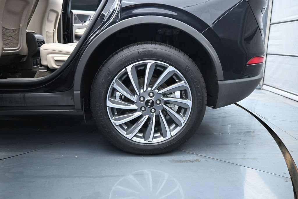 Used 2023 Lincoln Corsair Reserve w/ Equipment Group 201A FWD image 19