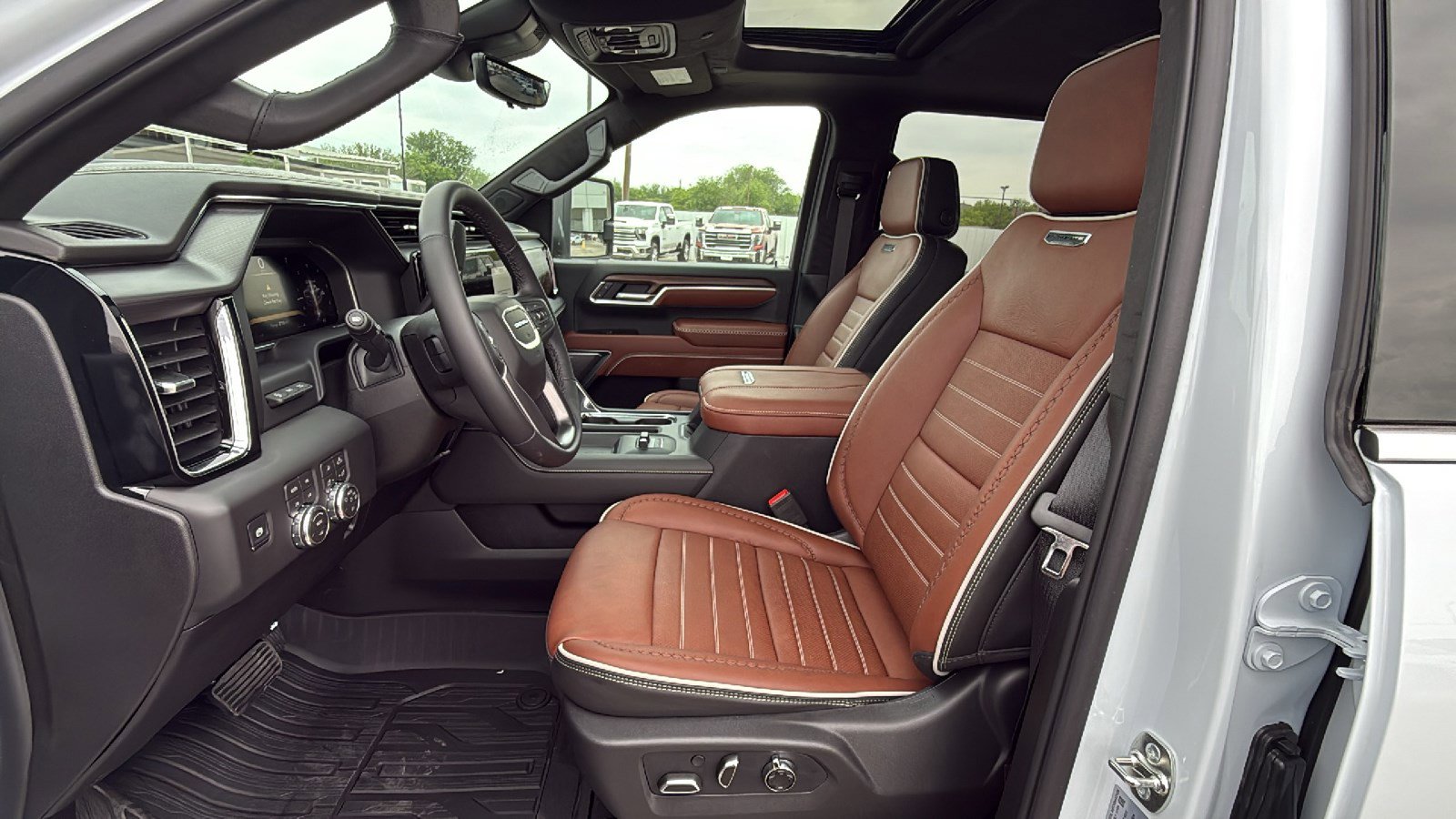 New 2026 GMC Sierra 2500 Denali Ultimate AWD/4WD image 12