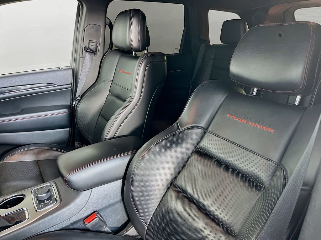 Used 2018 Jeep Grand Cherokee Trailhawk w/ Trailhawk Luxury Group AWD/4WD image 29
